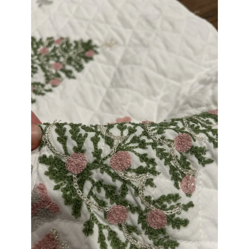 Rare Set of 2 Present Living Home King Shams Christmas Tree Embroidered Holiday